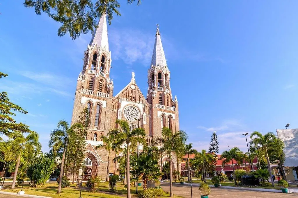 ***  Uptown Hotel Yangon Myanmar