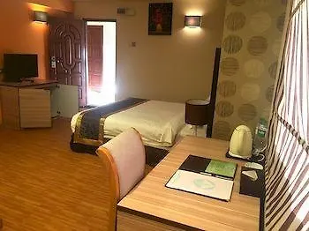 Uptown Hotel Yangon