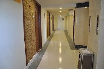 Uptown Hotel Yangon