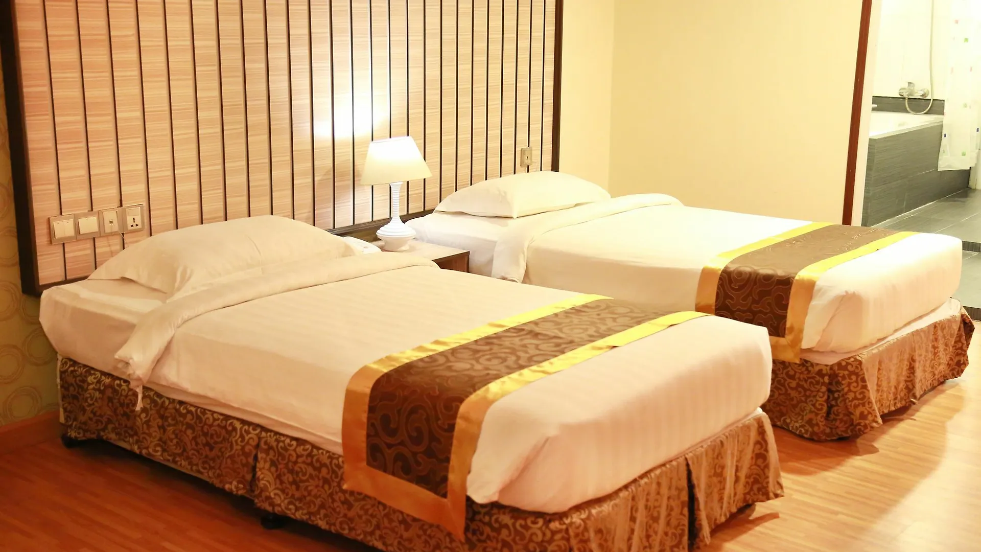 Uptown Hotel Yangon